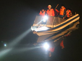 手提式強光照明燈