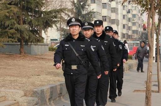 民警執(zhí)勤 民警執(zhí)勤