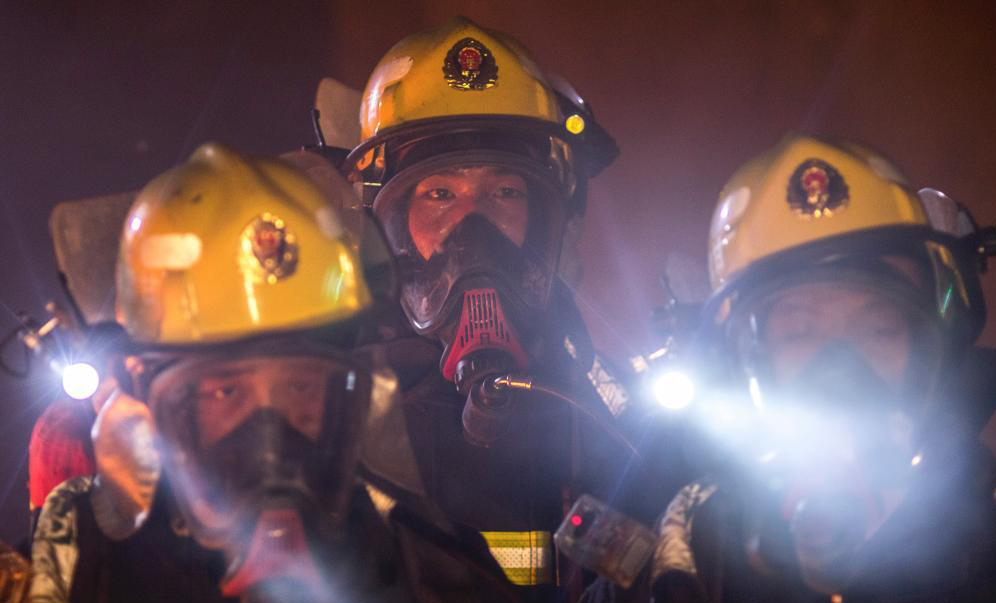 佩戴式防爆照明燈適用于滅火救援現(xiàn)場(chǎng) 佩戴式防爆照明燈適用于滅火救援現(xiàn)場(chǎng)