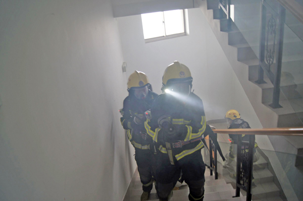 佩戴式防爆照明燈應(yīng)用 佩戴式防爆照明燈應(yīng)用